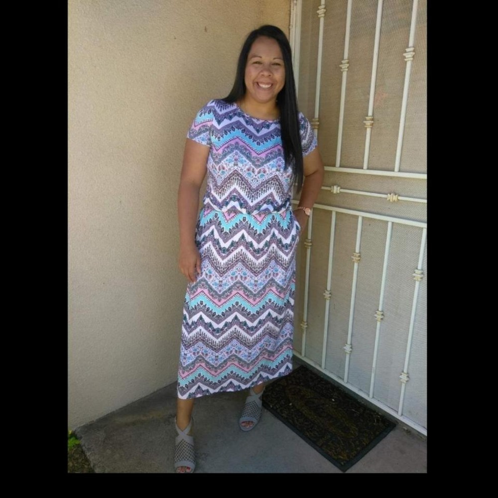 Short sleeve chevron print dress